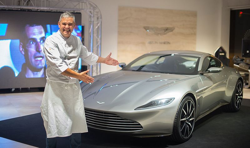 El chef Nando Jubany presenta el Aston Martin DB10
